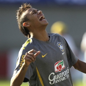 Neymar deve ser a prioridade do Chelsea para formar dupla com Fernando Torres - Ricardo Moraes/Reuters