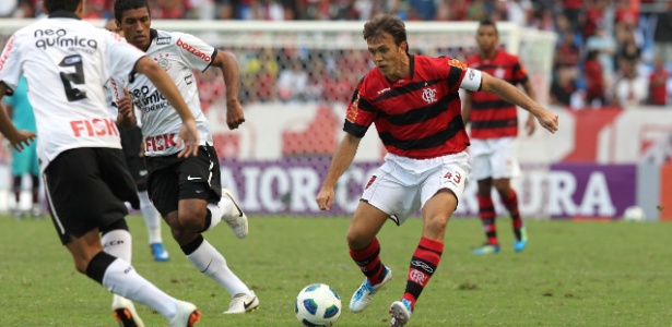 Petkovic, com a braçadeira de capitão, faz o último jogo oficial pelo Flamengo - Júlio César Guimarães/UOL