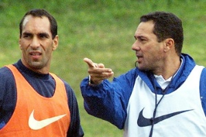 OFF- Justiça penhora parte do salário de Luxemburgo no Fla para pagar Edmundo