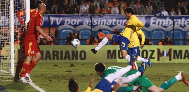 Fred fez o gol da vitória do Brasil na partida desta terça contra a Romênia - Paulo Whitaker/Reuters