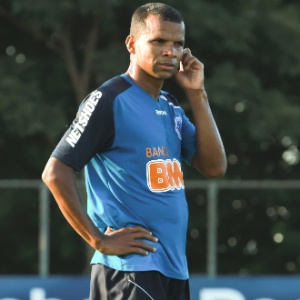 Lateral-direito Vítor diz que ainda precisa melhorar para se garantir como titular da equipe celeste - Washington Alves/Vipcomm