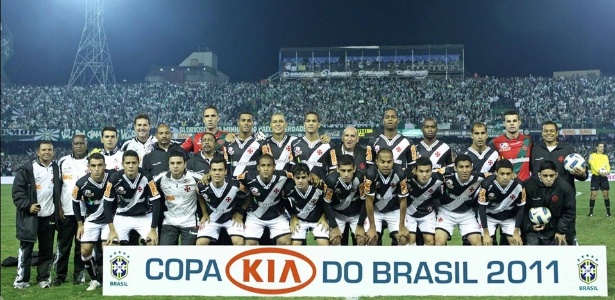 Apenas sete atletas da foto final em Curitiba estão no elenco do Vasco para 2013 - Heuler Andrey/Agif