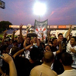 Time sub-17 do Corinthians comemora título mundial após vitória sobre o Barcelona - Divuldação/Corinthians