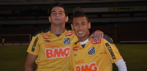 Ganso e Neymar lutam para conquistar o prêmio título internacional da marca "meninos" - Santos F.C (Divulgação)