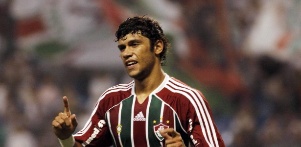 Ciro comemora um dos seus dois gols pelo Fluminense na vitória sobre o Atlético-PR - Photocamera
