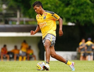 Alex Sandro retorna ao Santos para tratar a lesão