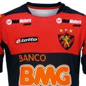Webmotors firmou acordo inédito com o Sport e vai estampar os ombros da camisa até o fim de 2011 - Divulgação/Sport