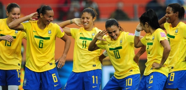 Marta, camisa 10, e Cristiane, com a 11, estão entre os destaques da convocação - AFP PHOTO / JOHANNES EISELE