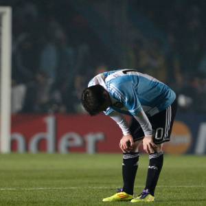 Messi mais uma vez foi cobrado pelo desempenho fraco da Argentina contra Colômbia