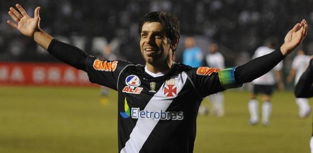 Juninho Pernambucano está feliz da vida desde que voltou ao Vasco - Marcelo Sadio/ Site oficial do Vasco