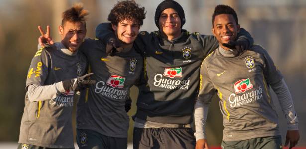 Neymar, Pato, Ganso e Robinho estão sendo questionados; o último virou reserva