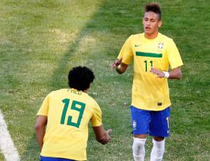 Neymar saiu vaiado para dar lugar a Fred, que marcaria o gol do empate; depois, silêncio