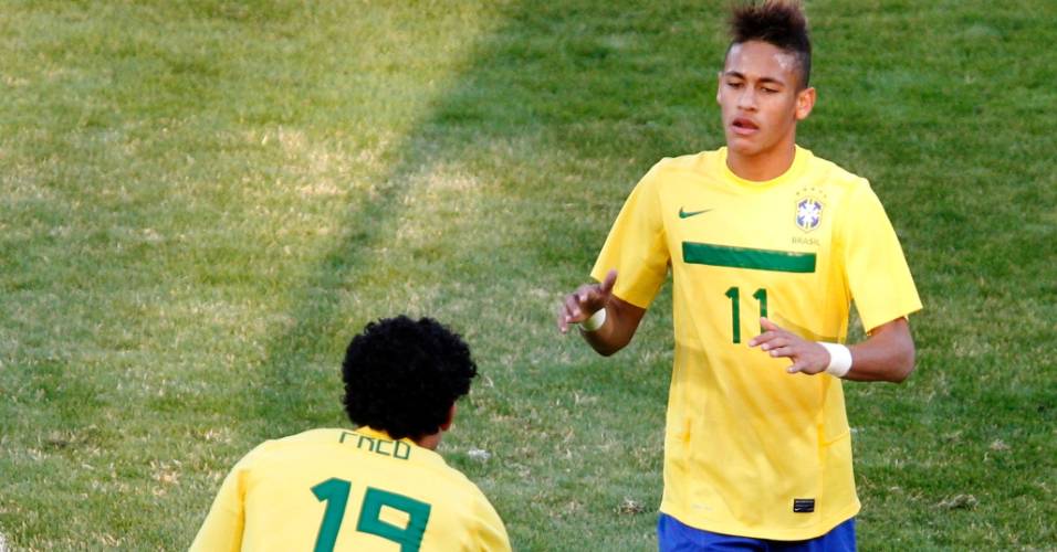 Robinho e Neymar saem calados e são defendidos pelo amigo Elano - Futebol -  UOL Esporte