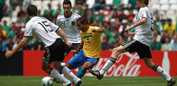 Ademílson, um dos destaques da seleção, se machucou e Brasil acabou derrotado - AP Photo/Christian Palma