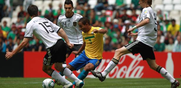 Copa do Mundo Sub-17: Brasil vence México de virada, com gol nos