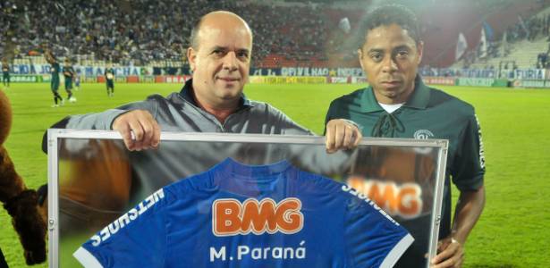 Homenageado pela diretoria, Marquinhos Paraná ressalta obediência dos jogadores - Washington Alves/VIPCOMM