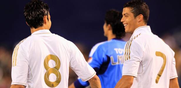 Cristiano Ronaldo marcou três vezes e comemorou com Kaká a vitória do Real Madird - REUTERS/Mike Blake