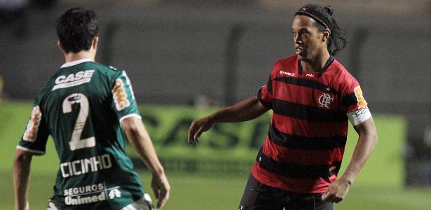 Ronaldinho Gáucho durante o empate sem gols com o Palmeiras no Pacaembu  - Wander Roberto/ VIPCOMM