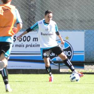 Dirigente admite que dificilmente Lúcio, fora dos planos do Grêmio, vestirá a camisa celeste - Carmelito Bifano/UOL Esporte