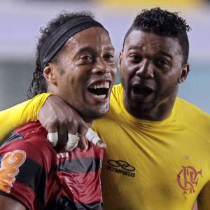 Ronaldinho ganhou a defesa de Felipe após ser vaiado pela torcida do Flamengo no Engenhão - Vipcomm