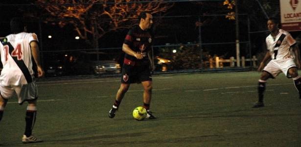 Edmundo treina pela seleção, mas usa a camisa do Flamengo e jogo contra o Vasco - Divulgação