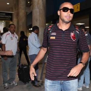 Acidente de carro tirou atacante Deivid do treino coletivo do Flamengo nesta sexta-feira - Leandra Benjamin/ Fla Imagem