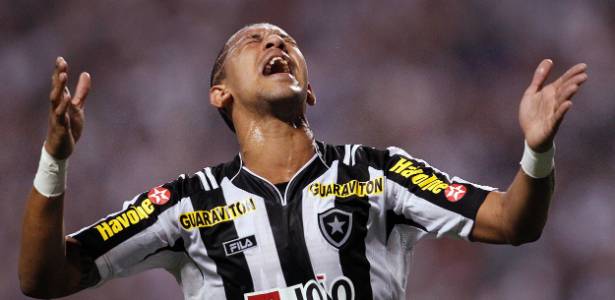 Para Antônio Carlos o título do Campeonato Carioca ainda não está decidido - Fernando Soutello/AGIF/Divulgação