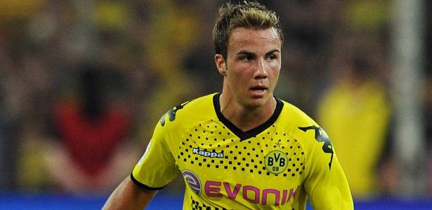 Mario Göetze, do Borussia Dortmund, é a principal aposta do futebol alemão - AFP/ PATRIK STOLLARZ