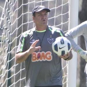 Técnico Cuca decidiu antecipar ida do Atlético-MG a Ipatinga para treinar no local do jogo com Corinthians - Bruno Cantini/site oficial do Atlético-MG