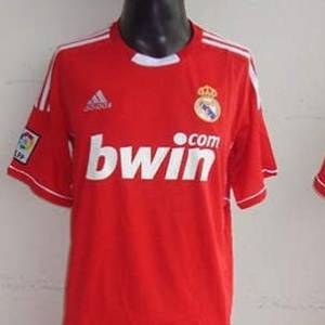 Pela quarta vez em sua história, Real Madrid usará camisas vermelhas em uma competição europeia - Divulgação