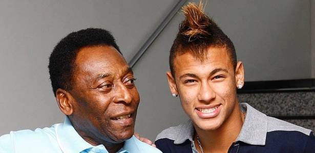 "Ele precisa aprender a se defender", afirmou Pelé sobre o estilo de jogo de Neymar - Ricardo Saibun (Santos F.C)