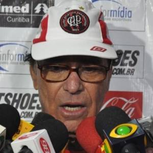 Técnico Antônio Lopes diz que Atlético precisa se impor como mandante, diante do Figueirense - Divulgação/Coritiba