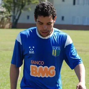 Kerlon, atacante do Nacional, de Nova Serrana/MG (01/07/2011) - Assessoria de Imprensa/Nacional/MG