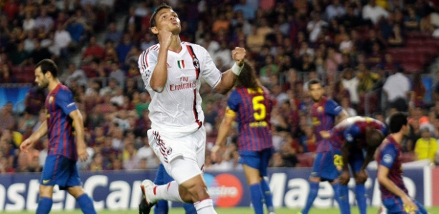 Berlusconi afirmou não existe no mercado um substituto para o brasileiro Thiago Silva - REUTERS/Albert Gea