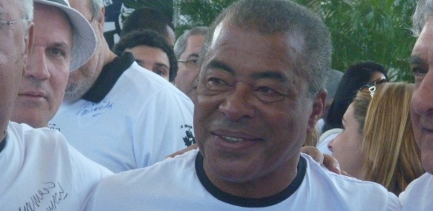 Jairzinho foi um dos ex-jogadores mais assediados pelos torcedores no Feijão do Fogão - Bernardo Gentile/UOL Esporte
