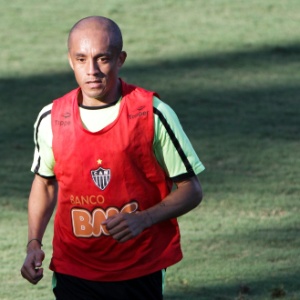 Triguinho, que foi testado no meio-campo por Cuca, treinou normalmente para jogar na quinta-feira - Bruno Cantini/Site do Atlético-MG