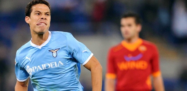 Hernanes comemora gol na vitória da Lazio sobre a Roma na Itália - EFE/Ettore Ferrari