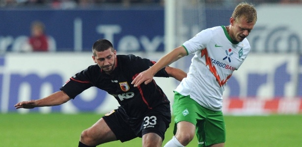 Augsburg tentou, mas só ficou no 1 a 1 contra o Werder Bremen nesta sexta-feira, dia 21 - Christof Stache/AFP
