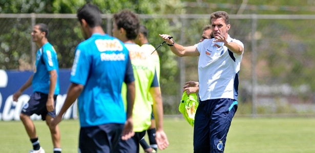 Mancini vai trabalhar com os jogadores do Cruzeiro longe da Toca II, em Atibaia - Juliana Flister/Vipcomm