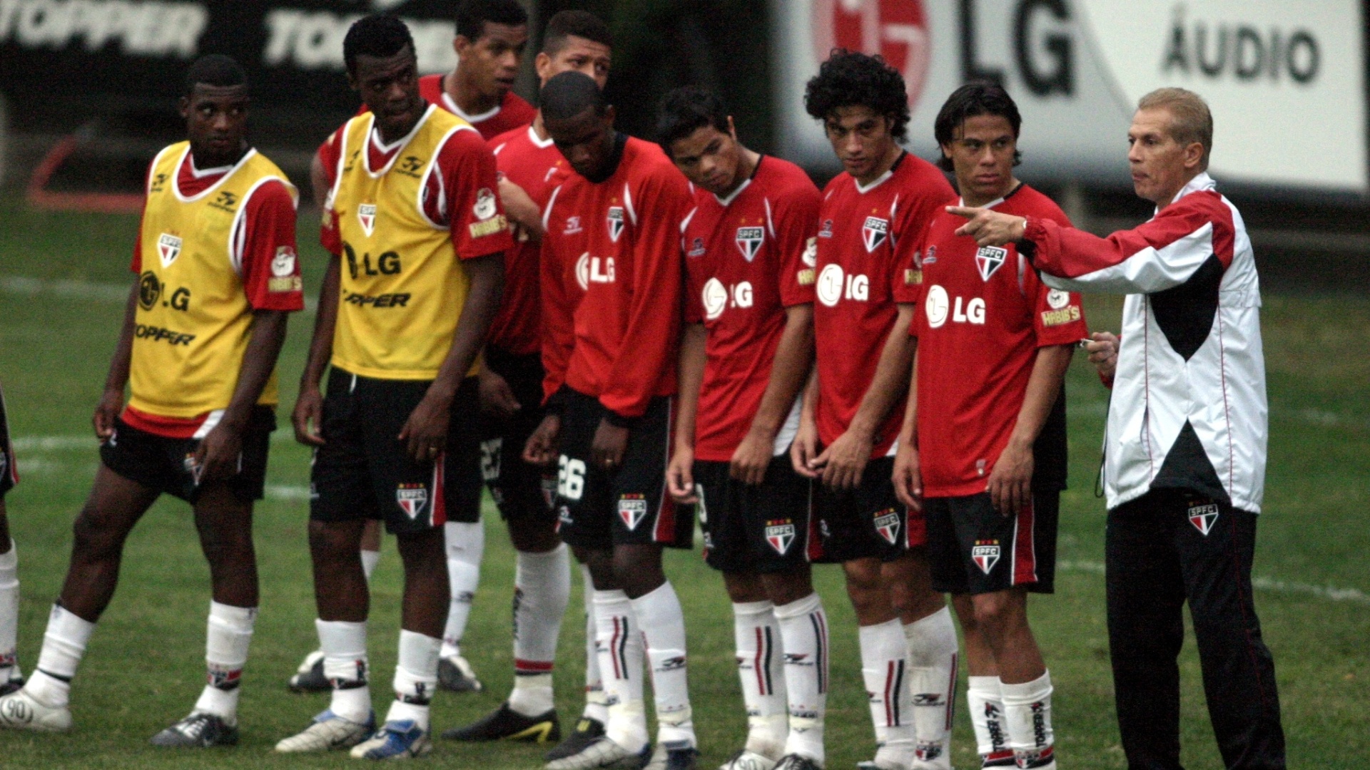 Treinar a Cobrança de Escanteio no Tuca Jogos