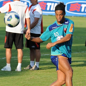 Negociação para colocar salários de Ronaldinho em dia segue com impasse - Alexandre Vidal/ Fla Imagem