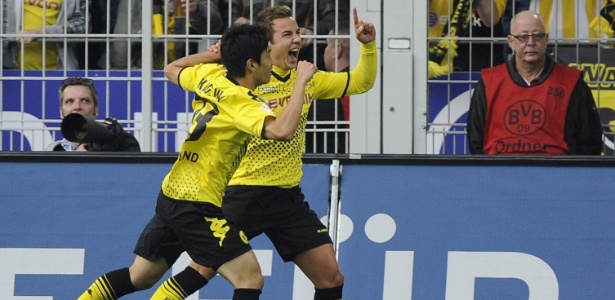 Kagawa e Gotze comandaram o show do Dortmund sobre o Wolfsburg - Marius Becker/EFE