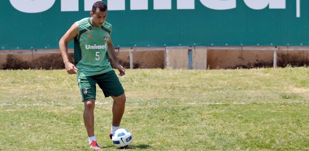 Lateral-esquerdo Jefferson jogou sem brilho no Fluminense em 2011 - Dhavid Normando/Photocamera