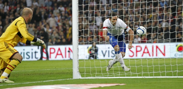 Lampard fez o gol da vitória inglesa por 1 a 0 no amistoso contra a Espanha - AFP PHOTO/IAN KINGTON