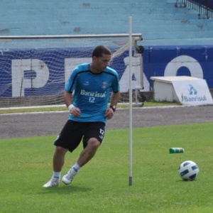 Fábio Rochemback volta  a trabalhar normalmente pelo Grêmio e pode atuar no clássico de domingo - Marinho Saldanha/UOL Esporte