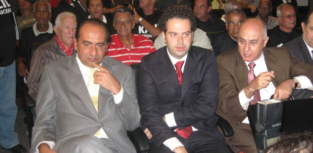 Alexandre Kalil, ex-presidente do Atlético-MG, ao lado de Daniel Nepomuceno, atual mandatário - Bernardo Lacerda/UOL Esporte
