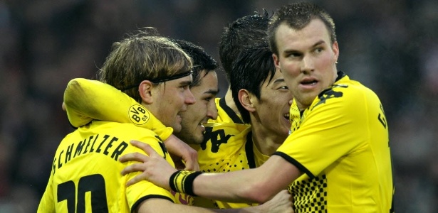 Borussia chega a 34 pontos, três a menos do que o campeão do turno Bayern - AFP PHOTO THOMAS KIENZLE