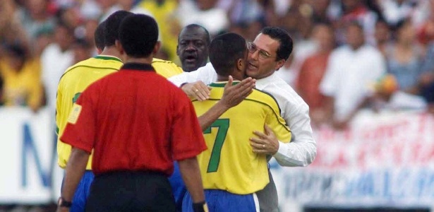 Ex-jogador relembrou os jogadores com os quais o ex-técnico protagonizou polêmicas - Folhapress