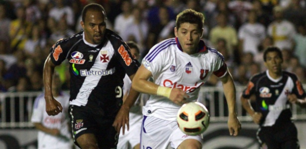 O lateral Rojas não foi aprovado nos exames médicos realizados pelo Botafogo - EFE/ Ricardo Cassiano
