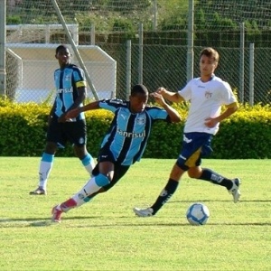 Émerson, em ação pelo Grêmio na Copa São Paulo de 2011 quando foi artilheiro do time tricolor - Divulgação